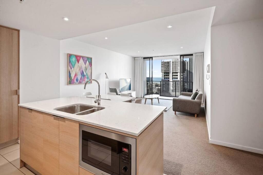 Broadbeach Apartment Level 10 With Beach Views ゴールドコースト エクステリア 写真